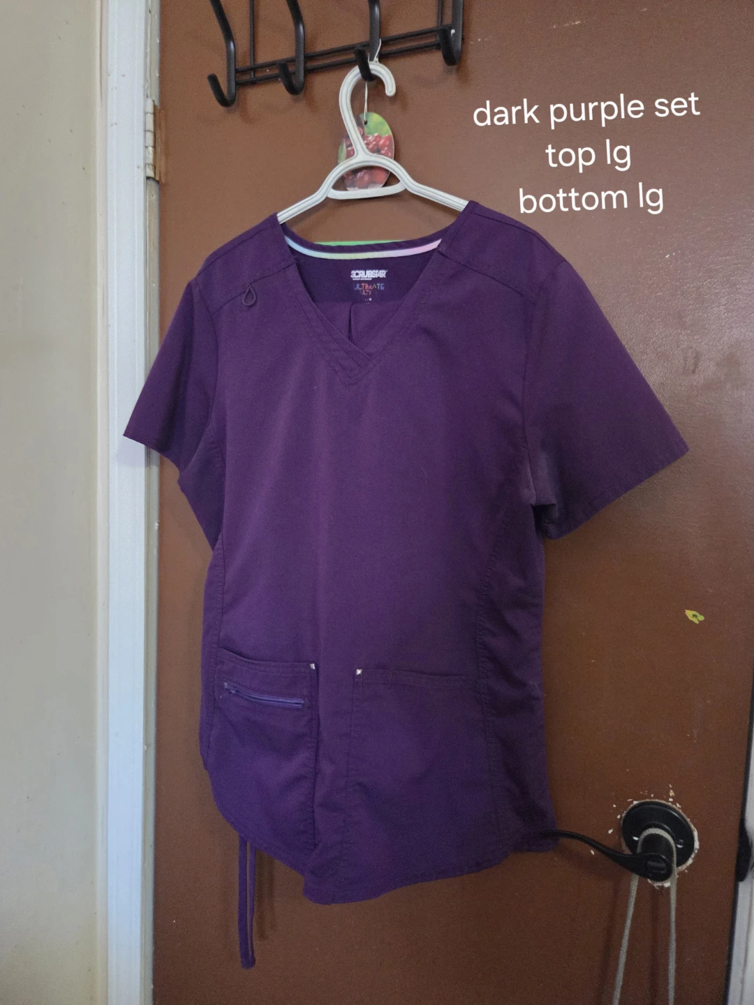 Selling my scrubs - photo 4
