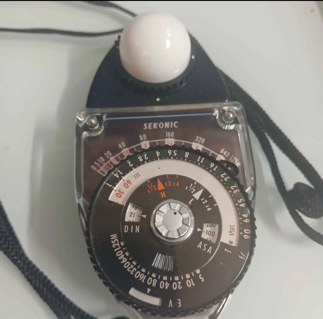 Sekonic Studio Deluxe L-398 Exposure Meter with Case