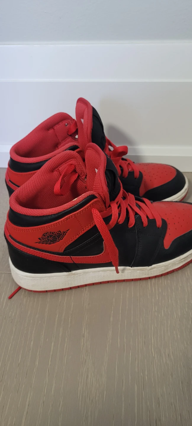 Jordan 1 Mid SE (Youth Size 4Y) - Red/Black - photo 4