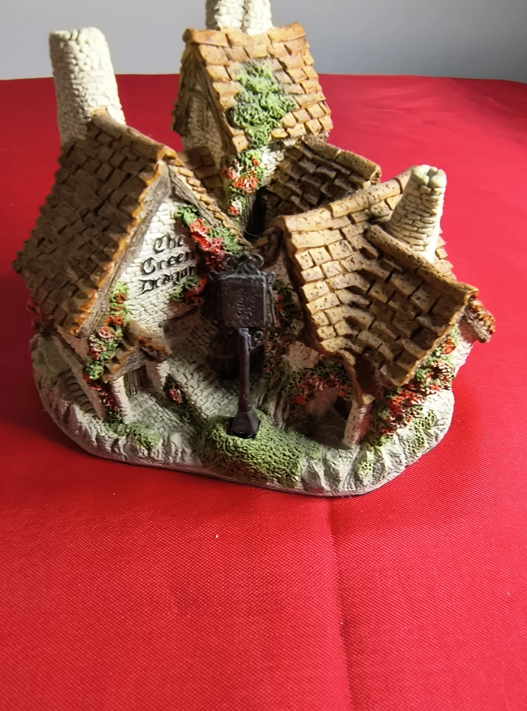 David Winter Green Dragon Pub Miniature - photo 2