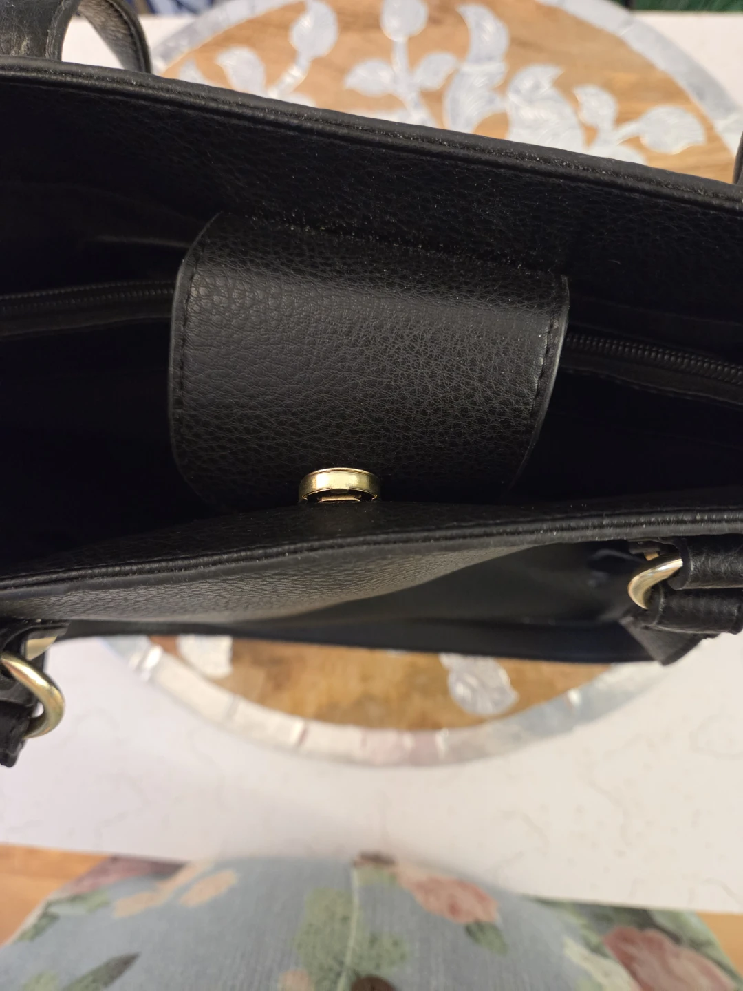 KELLY & KATIE Black Tote - photo 4