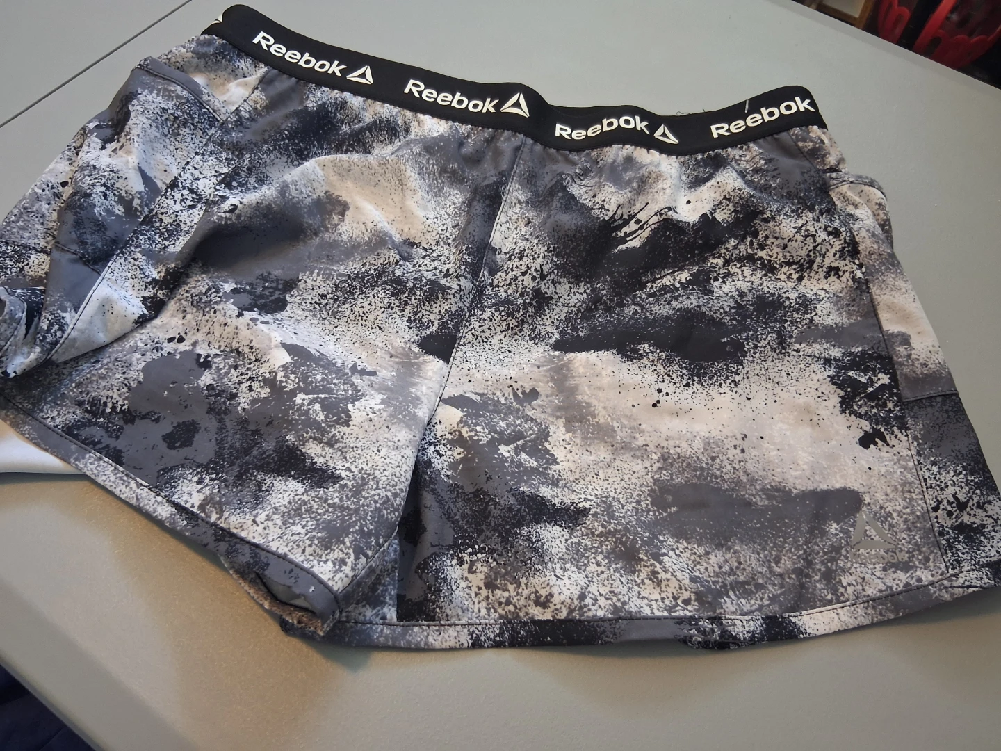 Reebok Women's Athletic Shorts Size L/G
