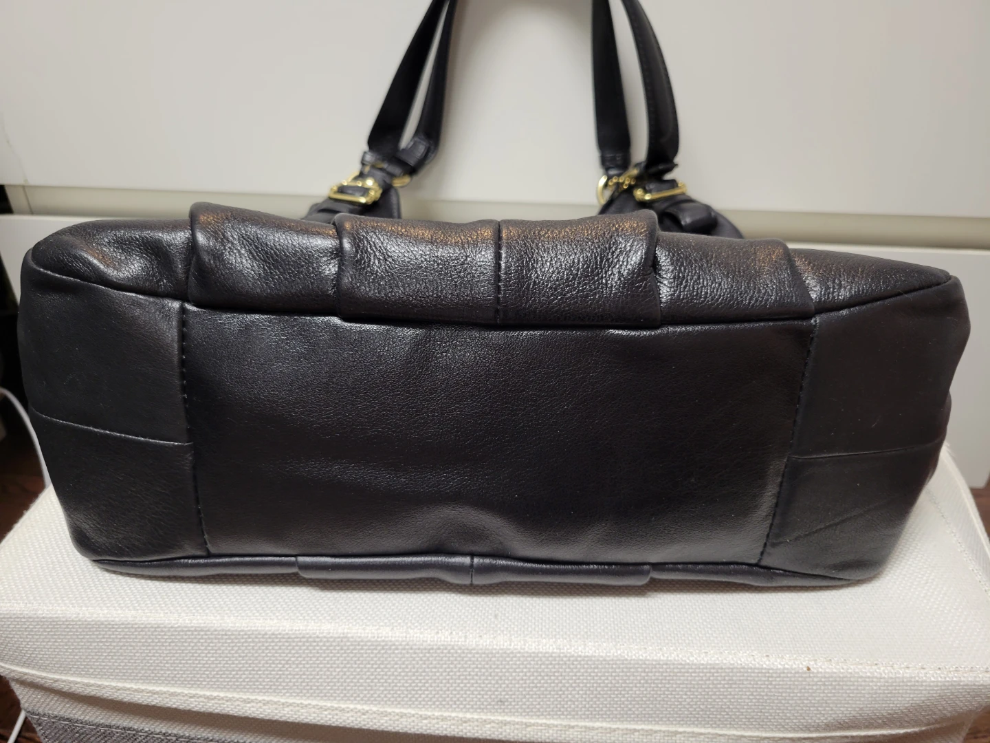 Vintage Coach Madison Maggie hobo shoulder bag in black leather - photo 4
