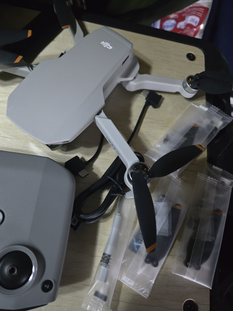 DJI Mini 2 SE Drone with Controller & Accessories