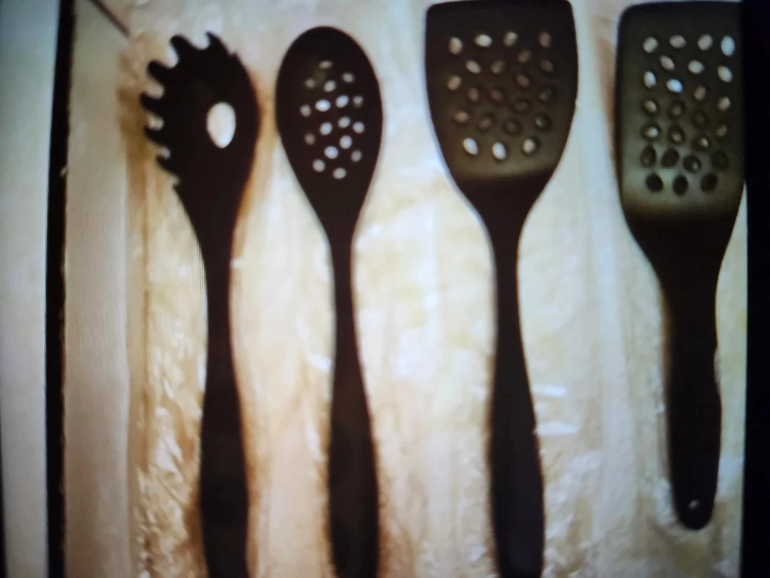 4 Piece SET Kitchen Utensils, Spoon, Spatulas. BLACK, NEW - photo 3