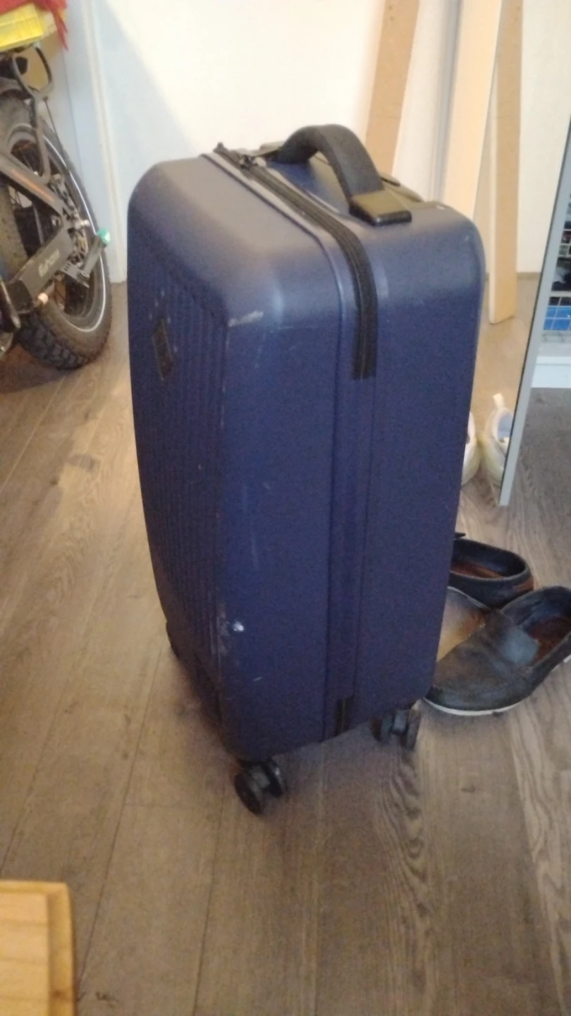 Large Herschel Suitcase - photo 3