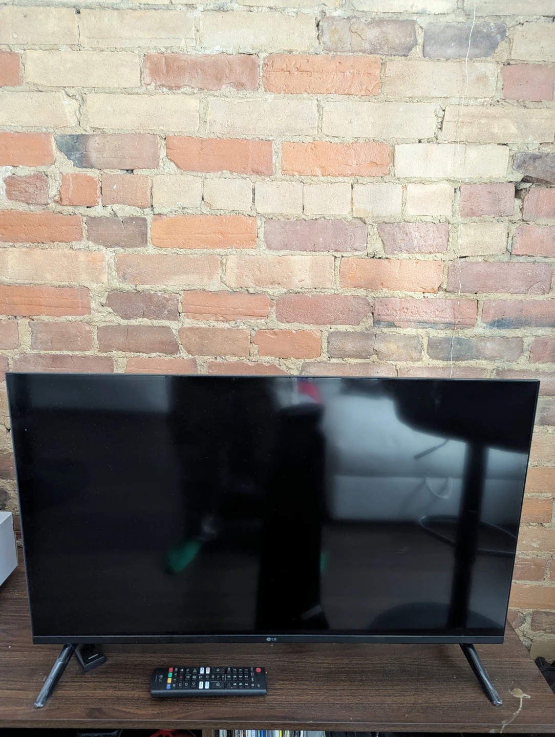 LG Television 32"