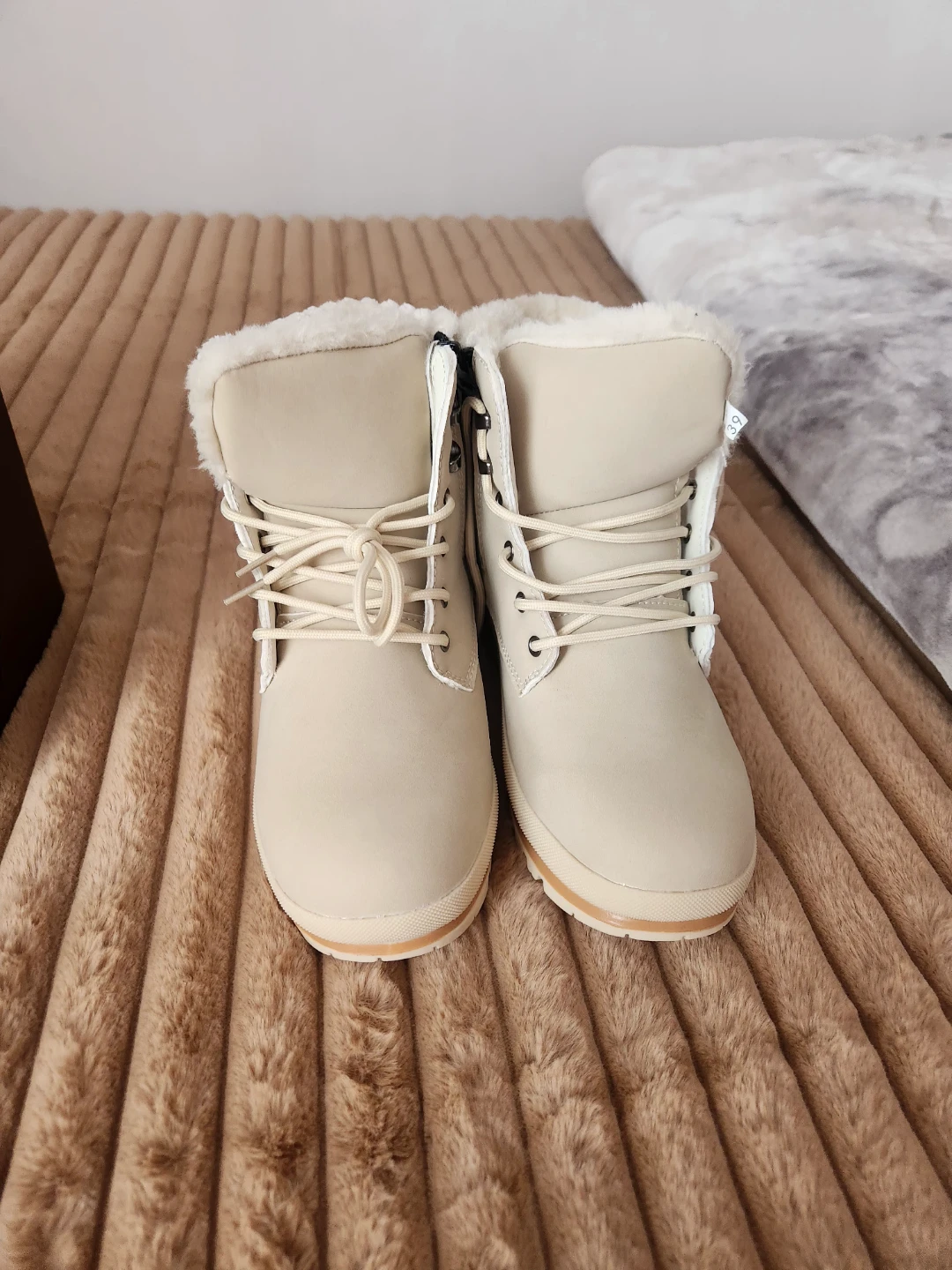 Women's Insulated Winter Boots - Beige