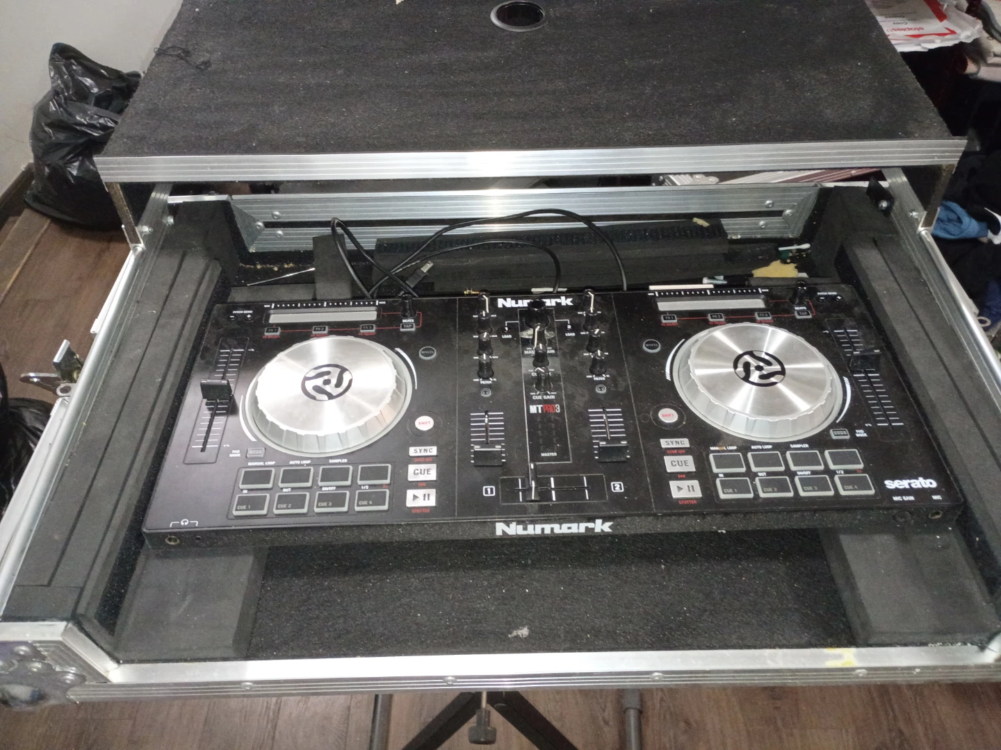 Numark iDJ Pro DJ Controller with Case