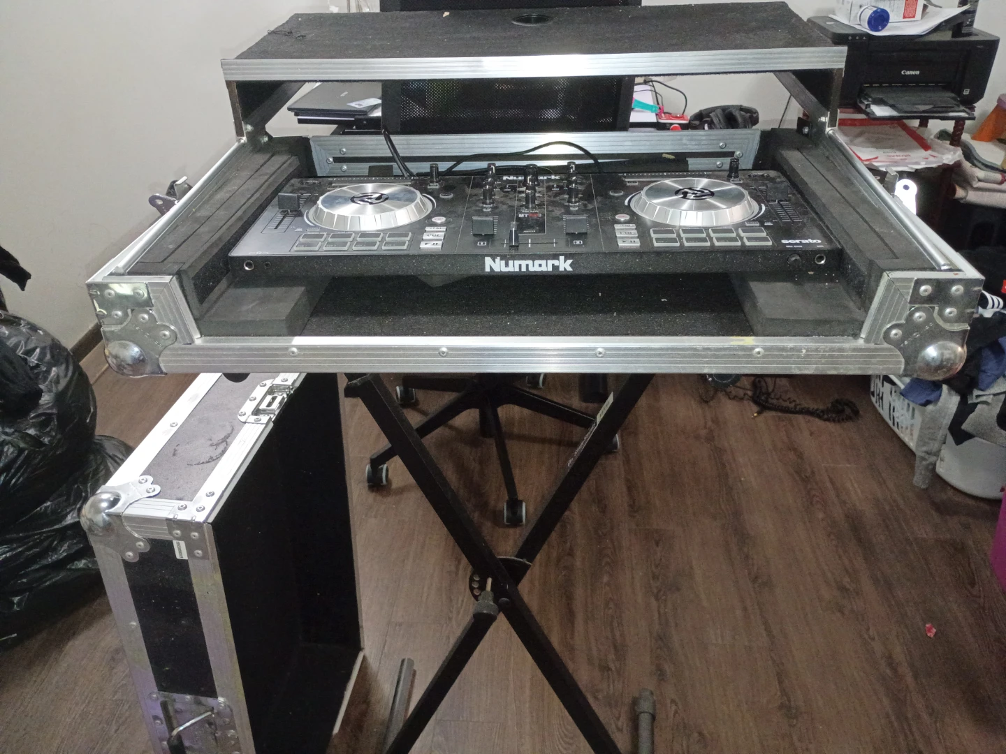 Numark iDJ Pro DJ Controller with Case - photo 3