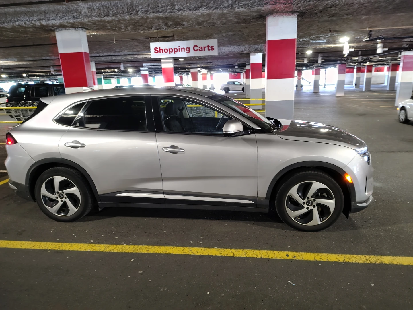 2023 Vinfast VF8 EV with Warranty - photo 4