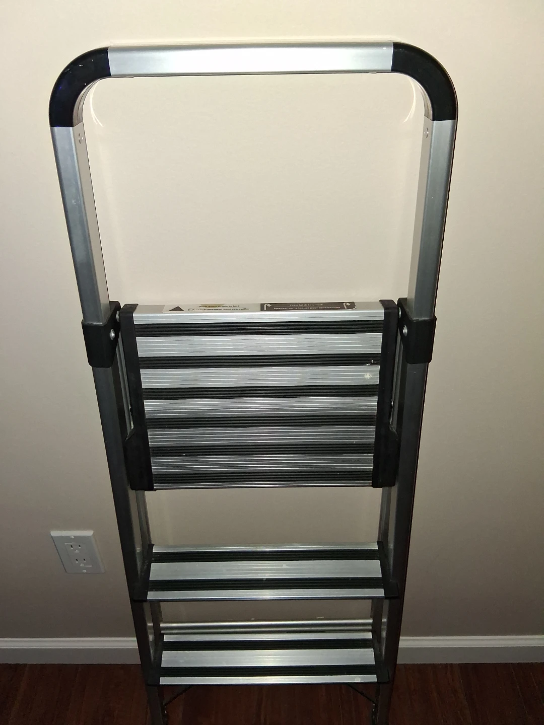 Aluminum Step Ladder - photo 2