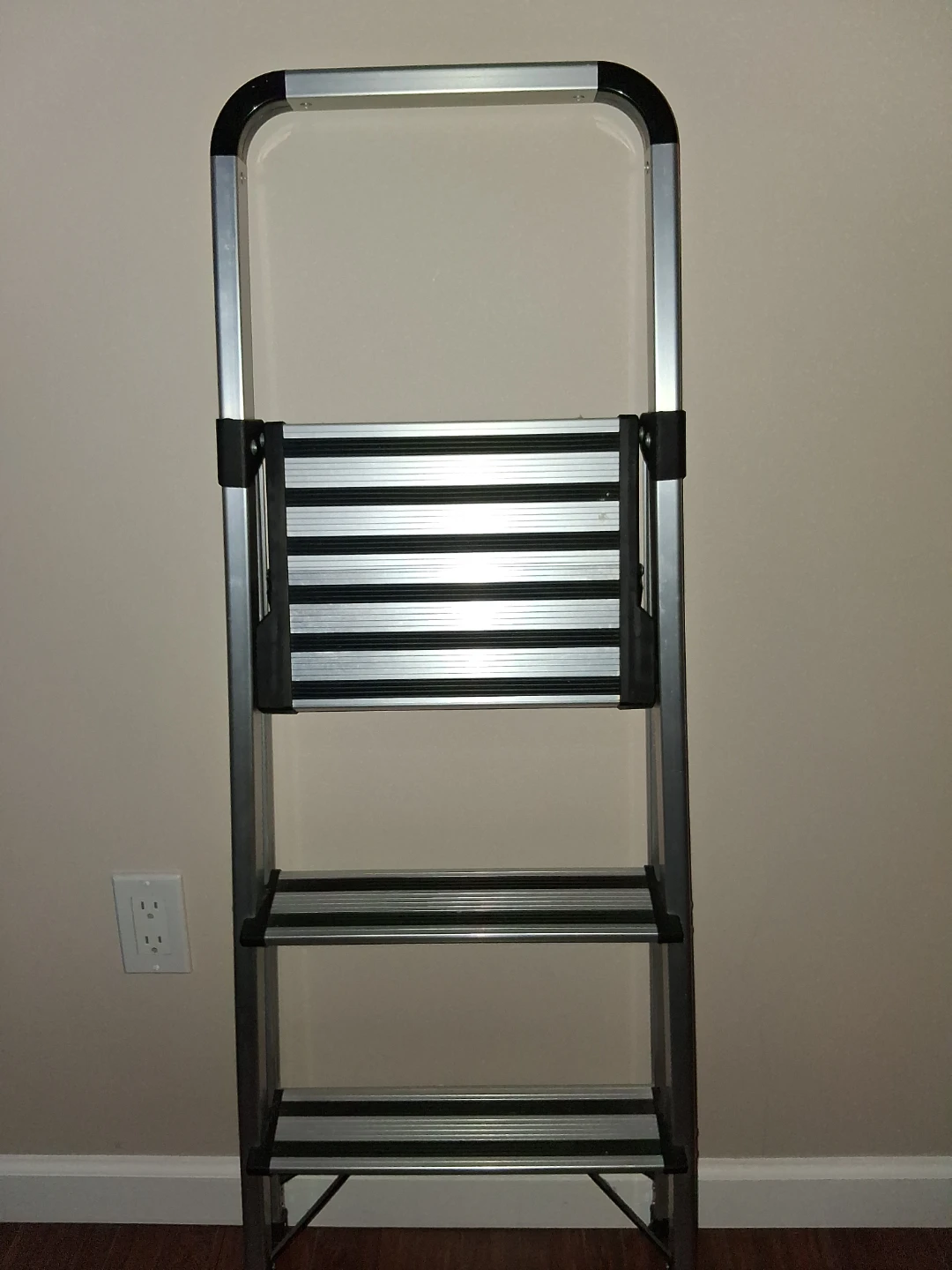 Aluminum Step Ladder - photo 3