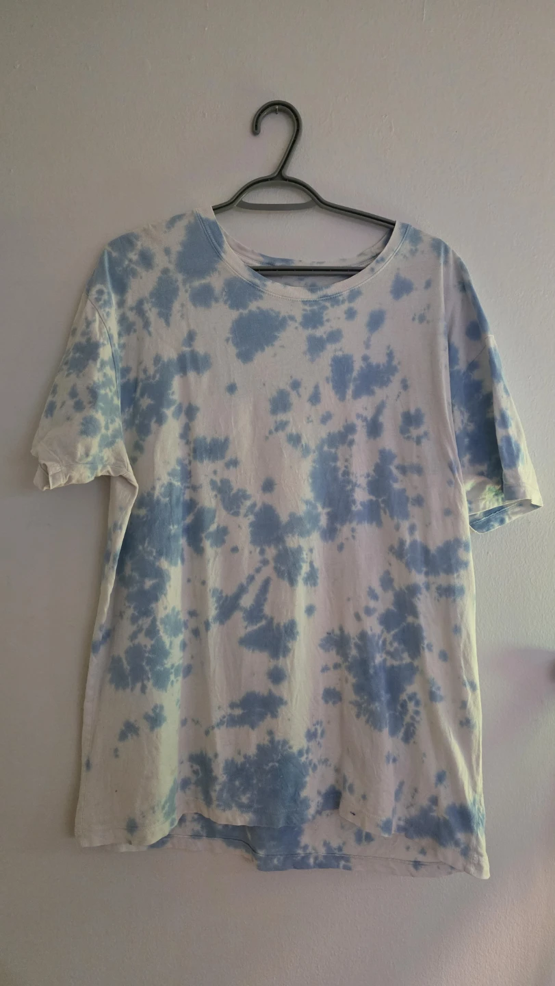 Cloudy Tie-Dye T-Shirt 🏆