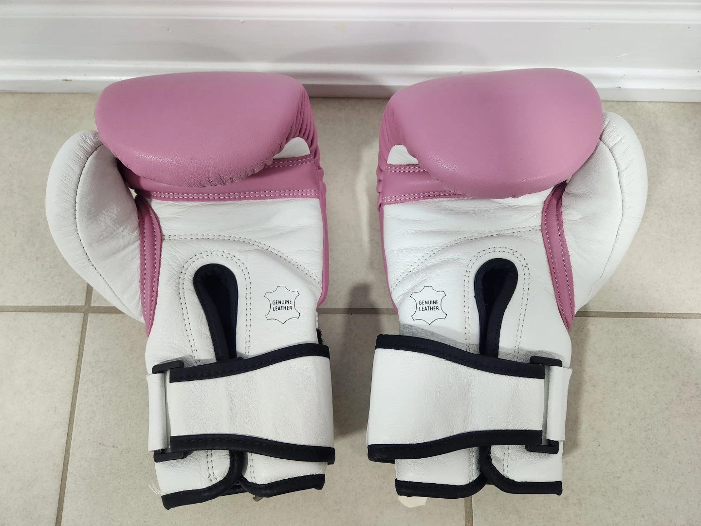 TITLE Boxing Gel World Bag All-leather 16oz Boxing Gloves (Pink) - photo 2