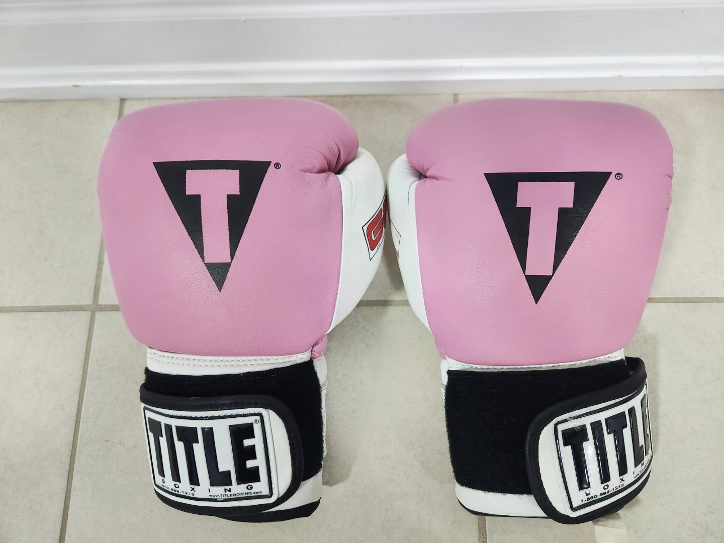 TITLE Boxing Gel World Bag All-leather 16oz Boxing Gloves (Pink) - photo 3