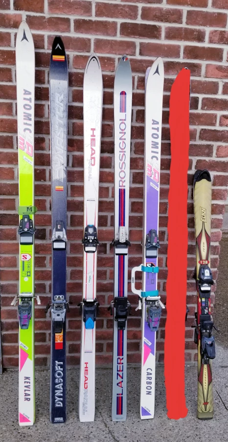 SEVERAL PAIRS OF SKIS WITH BINDINGS! (PLEASE READ THE DESCR)