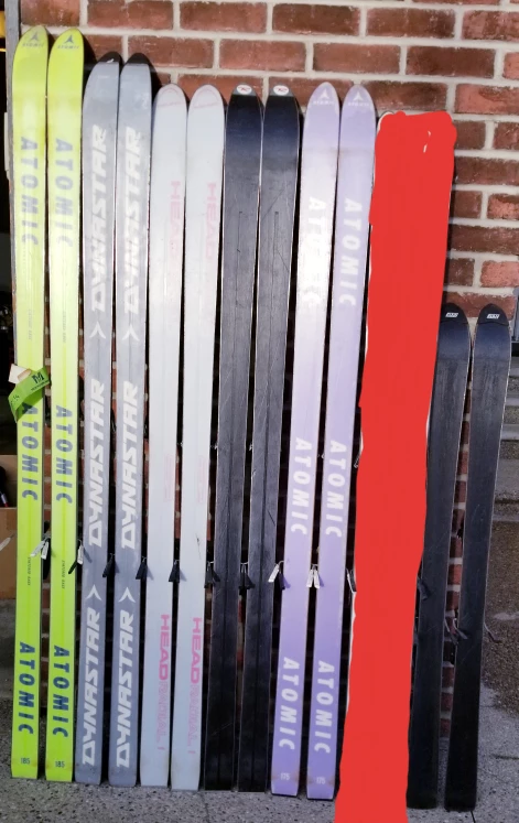 SEVERAL PAIRS OF SKIS WITH BINDINGS! (PLEASE READ THE DESCR) - photo 5