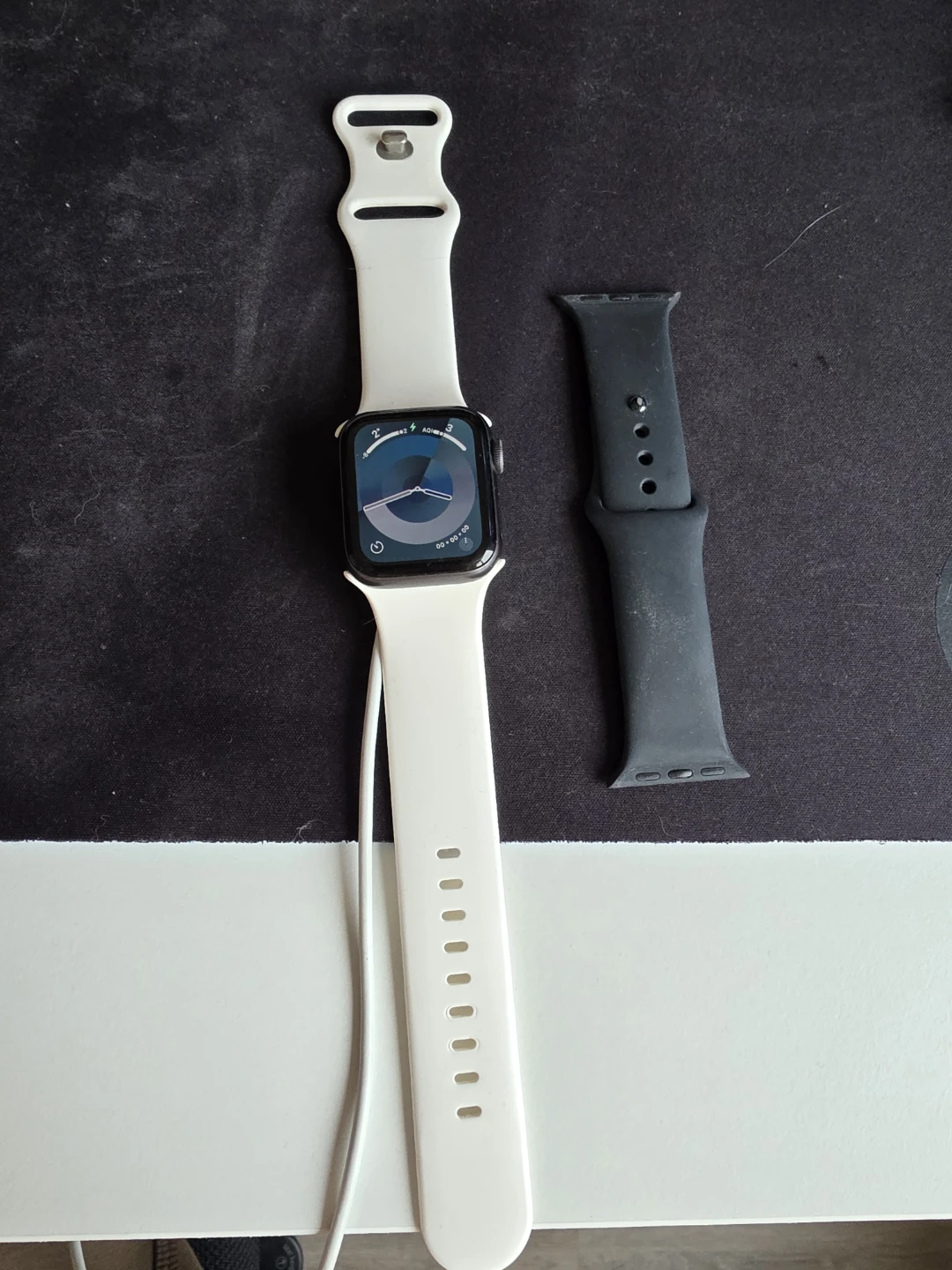 Apple Watch Series 6 Space Gray GPS 40mm with 2 Bands