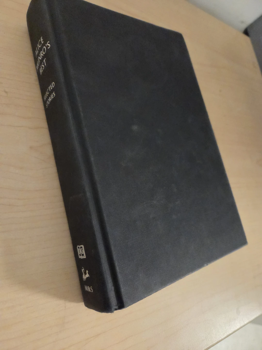 Alice Munro's Hardcover Best: Selected Stories - photo 2