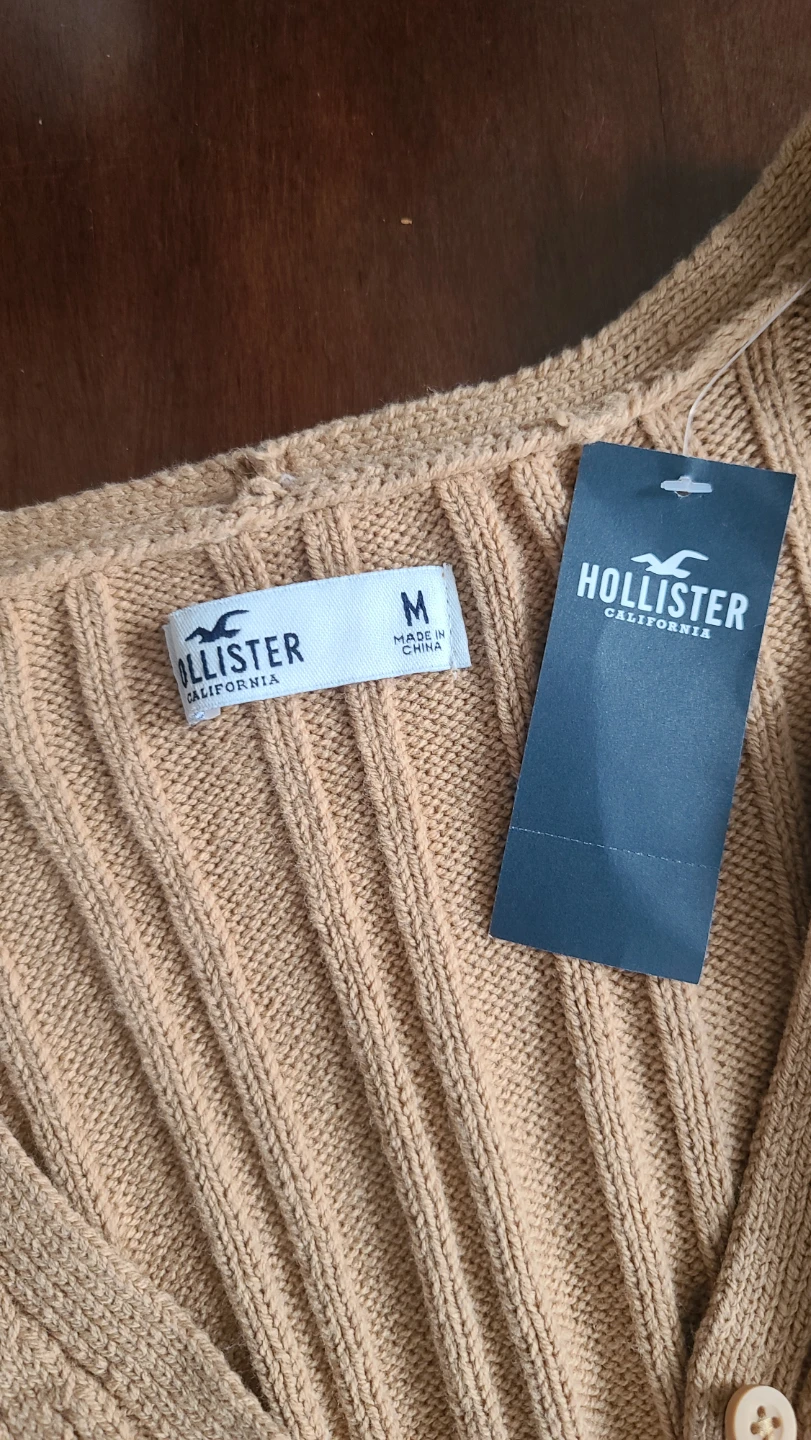 New Hollister Cable Knit Cropped Cardigan with tags - Medium 🏆 - photo 2