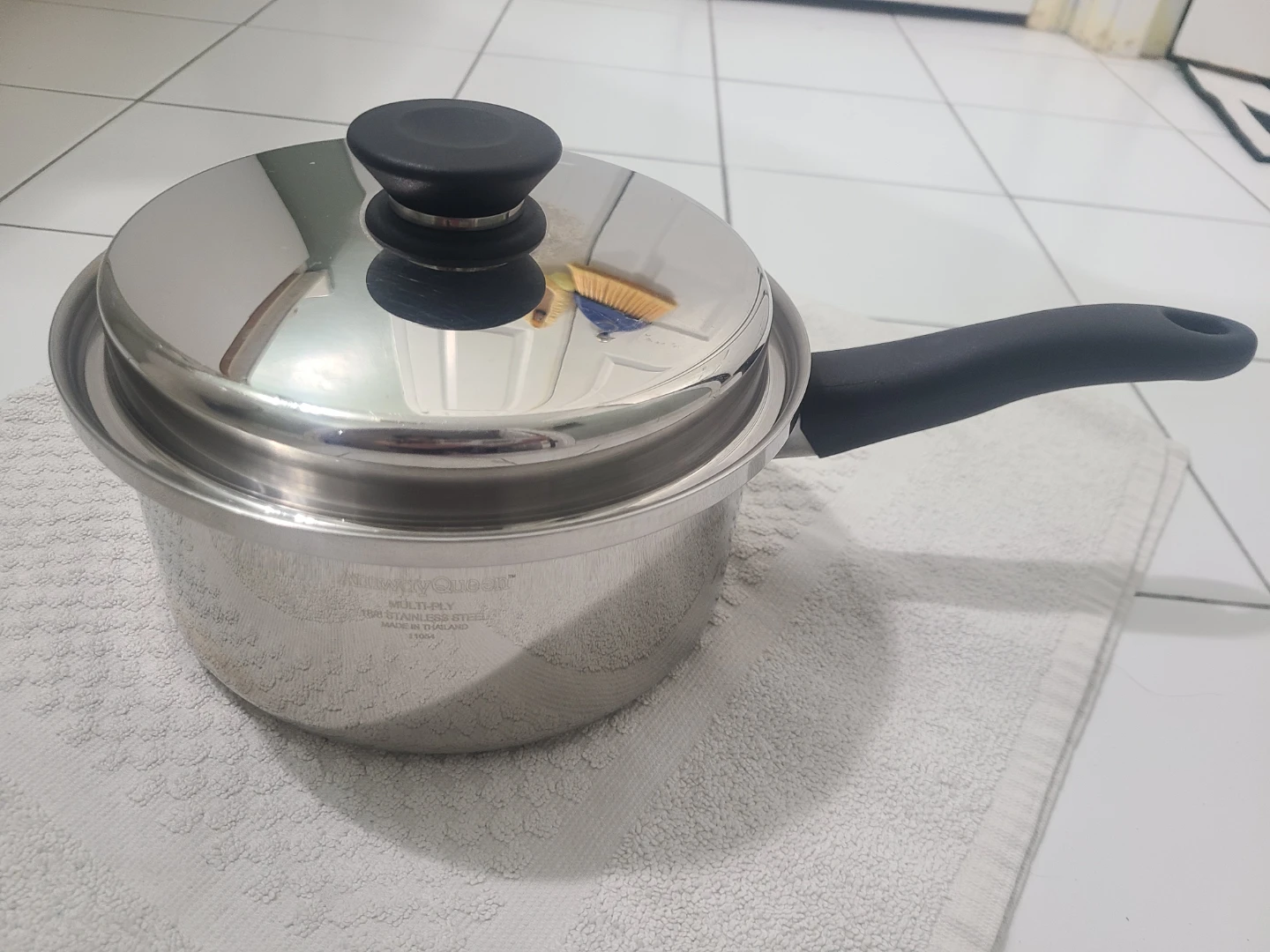 AmwayQueen Multi-Ply 18/8 Stainless Steel Saucepan with lid