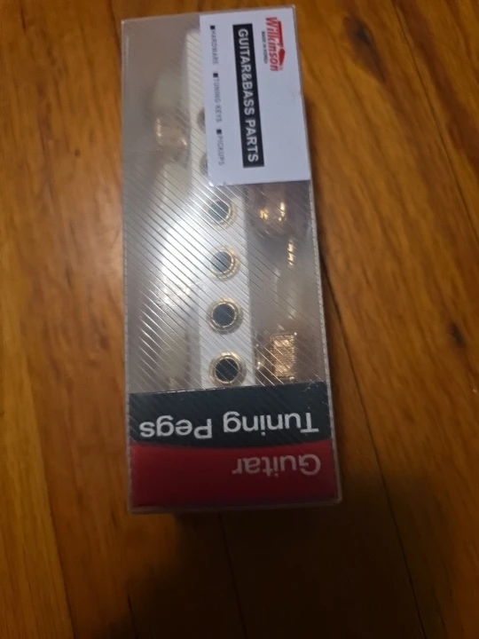 Wilkinson Guitar Tuning Pegs & Aroma AT-N01 Tuner