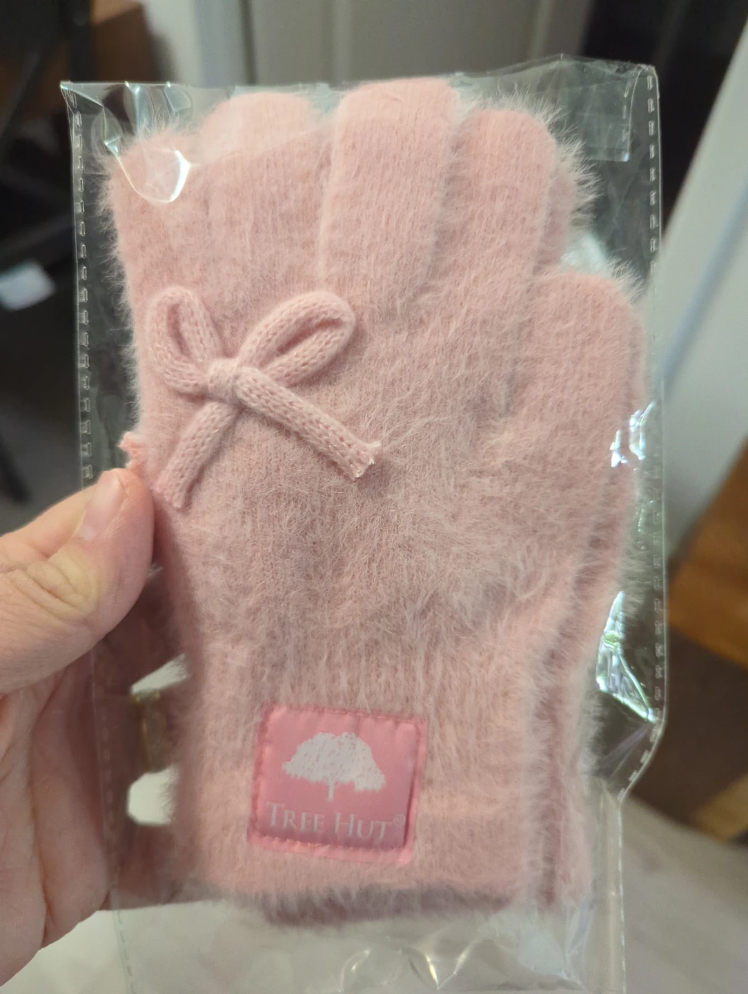 Tree Hut Pink Fuzzy Winter Mittens with Bow 🥕