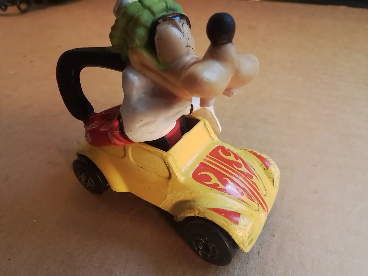 Disney Series No. 3 Goofy Matchbox Toy Car - photo 3