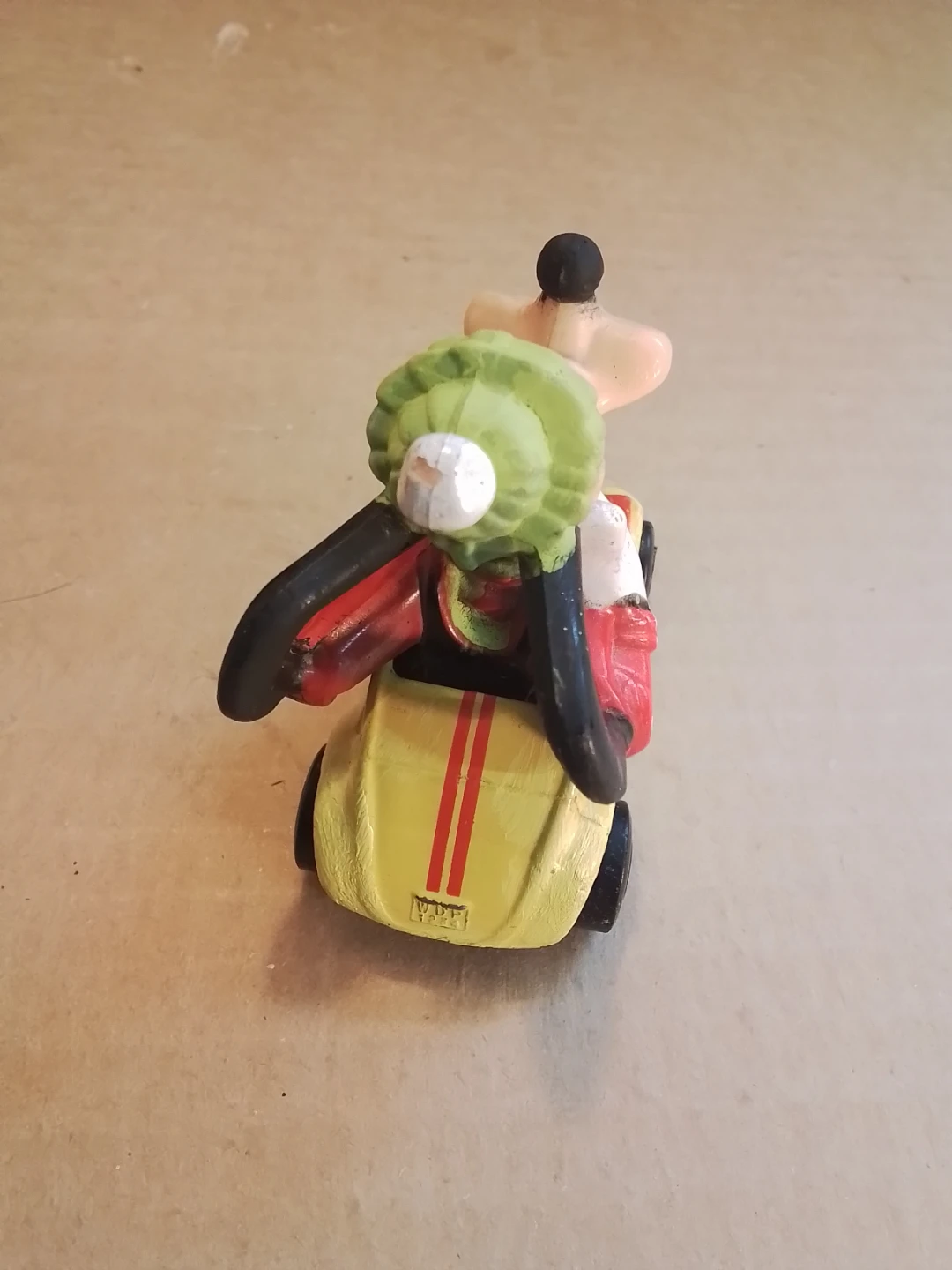 Disney Series No. 3 Goofy Matchbox Toy Car - photo 4