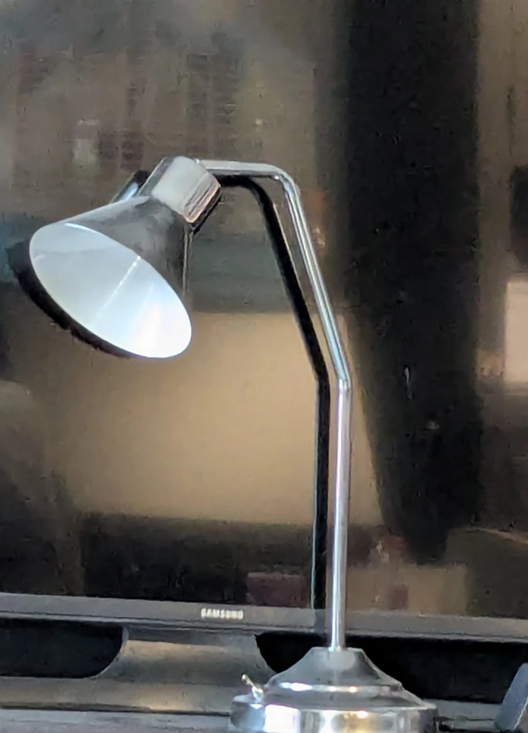 Adjustable Metal Desk Lamp