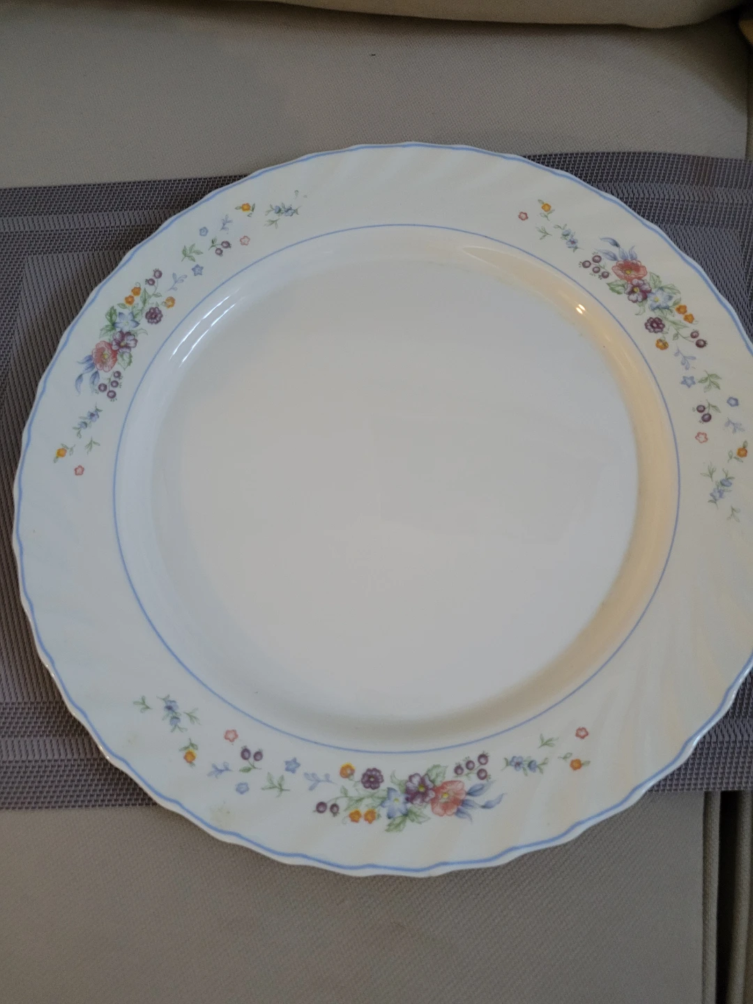 Arcopal France Floral Dinner Plate and Serving Bowl - photo 2