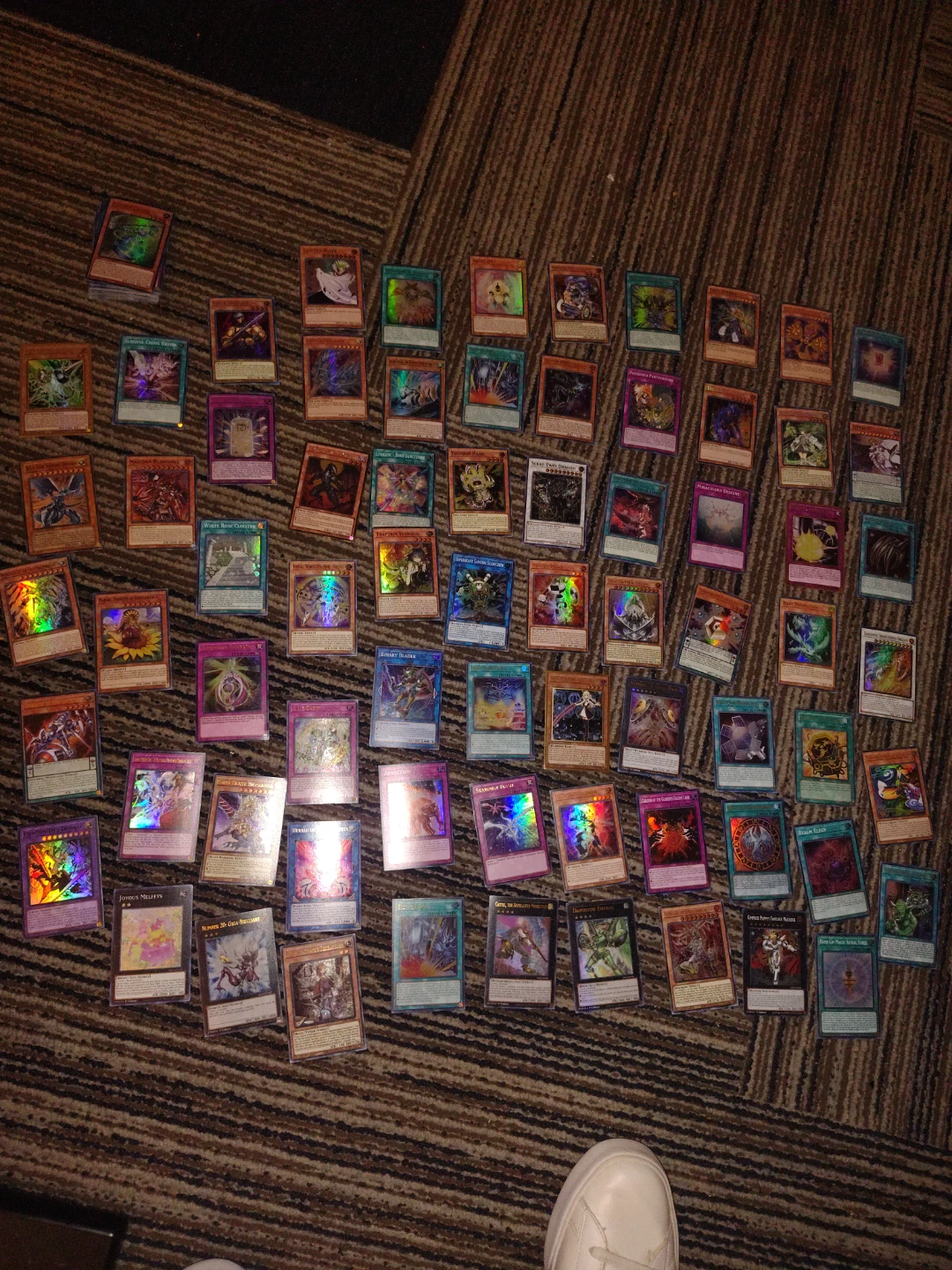 Yu-Gi-Oh! Trading Card Lot 100+ holos and rare