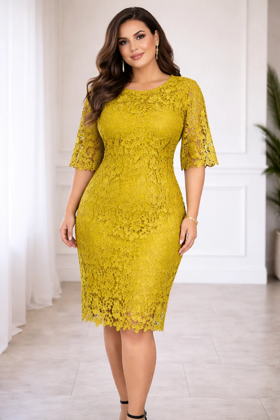 Women's Lace Sheath Dress