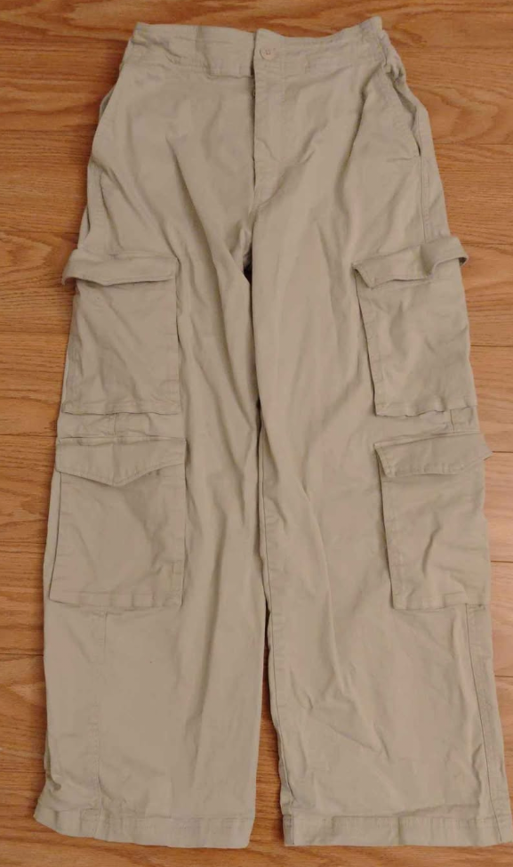 Abercrombie & Fitch Cargo Pants - Size 28