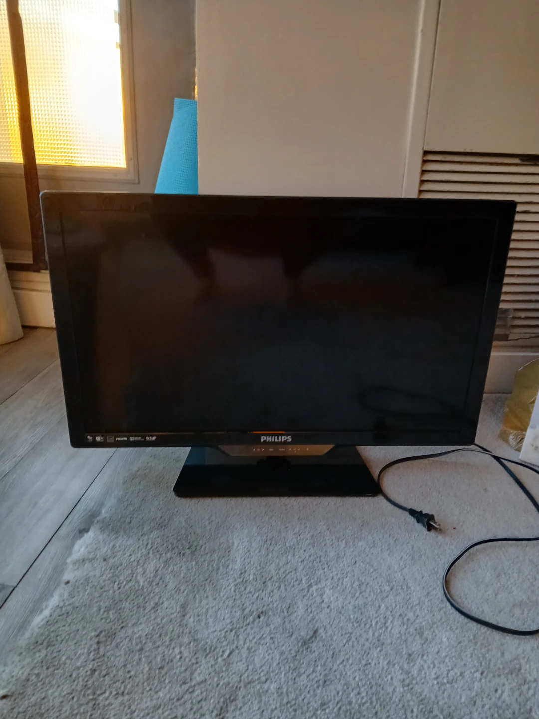 28 inch television (TV / computer monitor?) From Philips