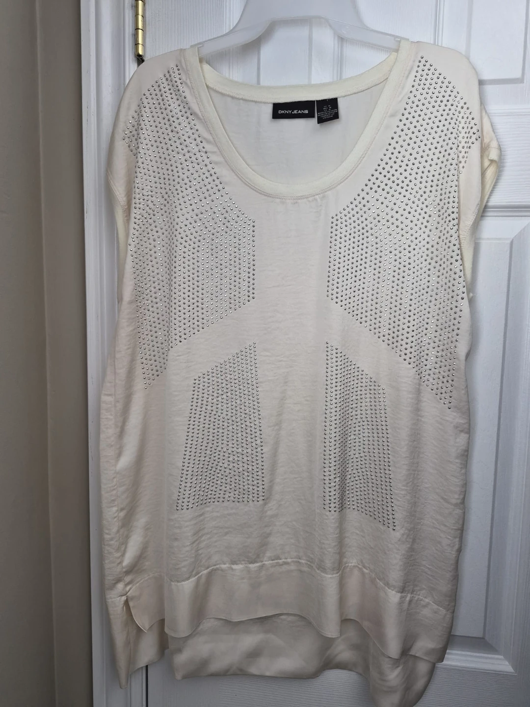 DKNY Jeans Cream Peace Sign Blouse & Tan Jay Tank Top Bundle - photo 4