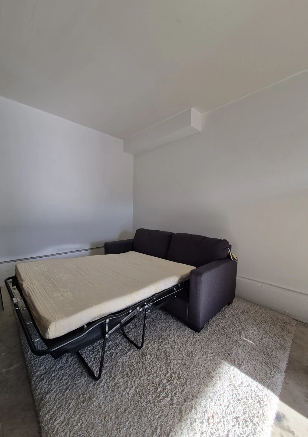 BenchCraft 2 Seater Loveseat Pullout Sofabed