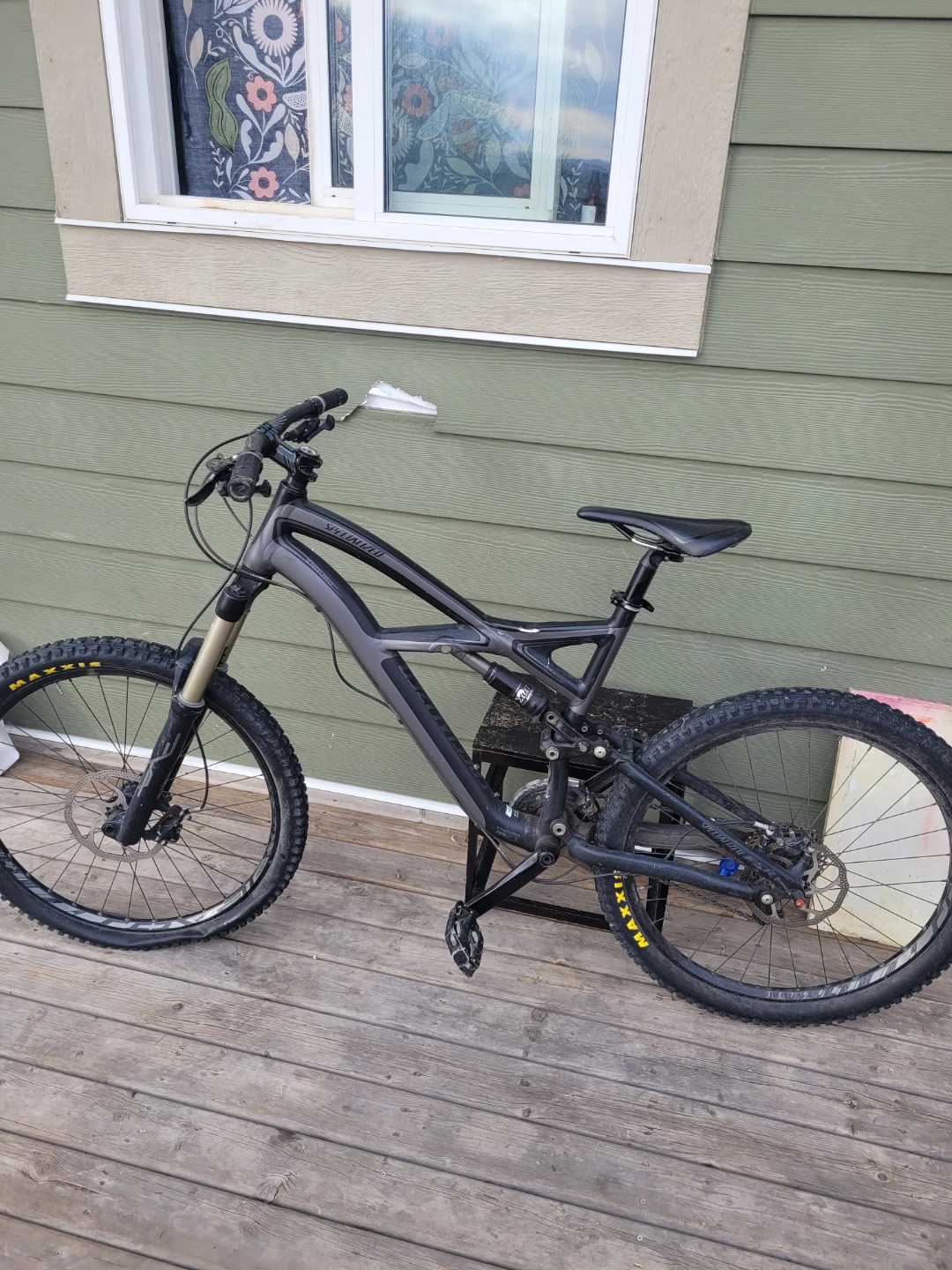 Specialized Enduro Mountain Bike - photo 2