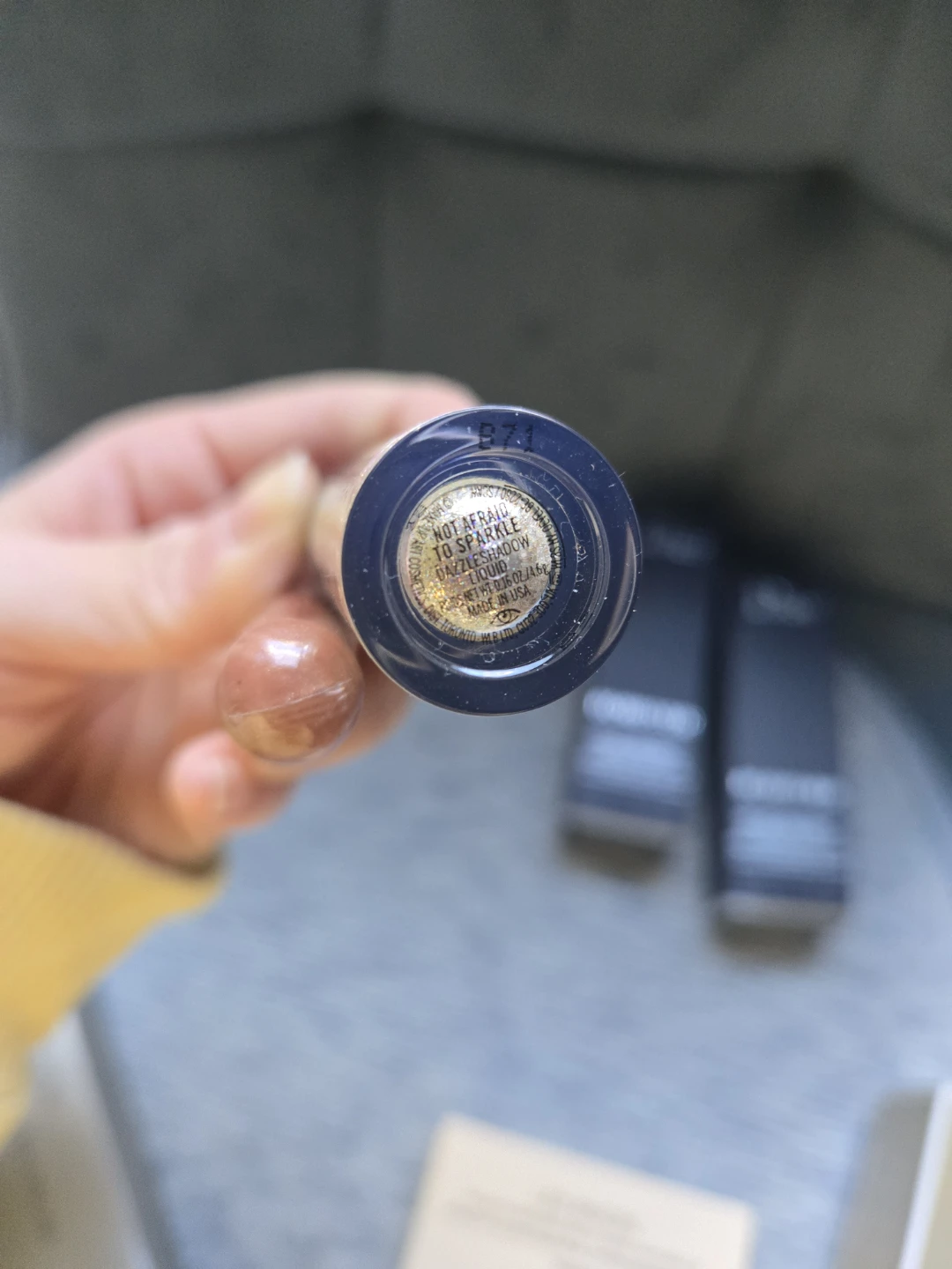 BECCA Glow Gloss Rose Gold + MAC glitter eyeshadow - photo 2