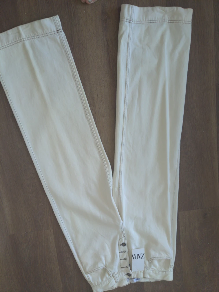 Zara Wide Leg Jeans  Cream