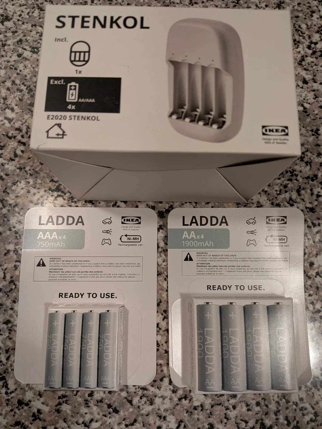 Brand New Battery Charger + 4 AA + 4 AAA batteries