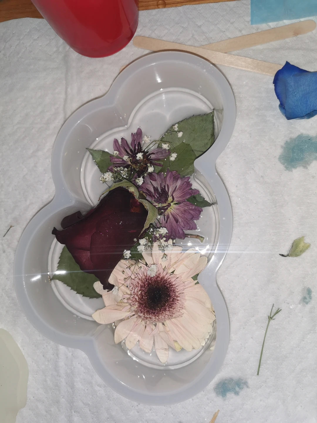 Resin Coasters with Dried Flowers - photo 3
