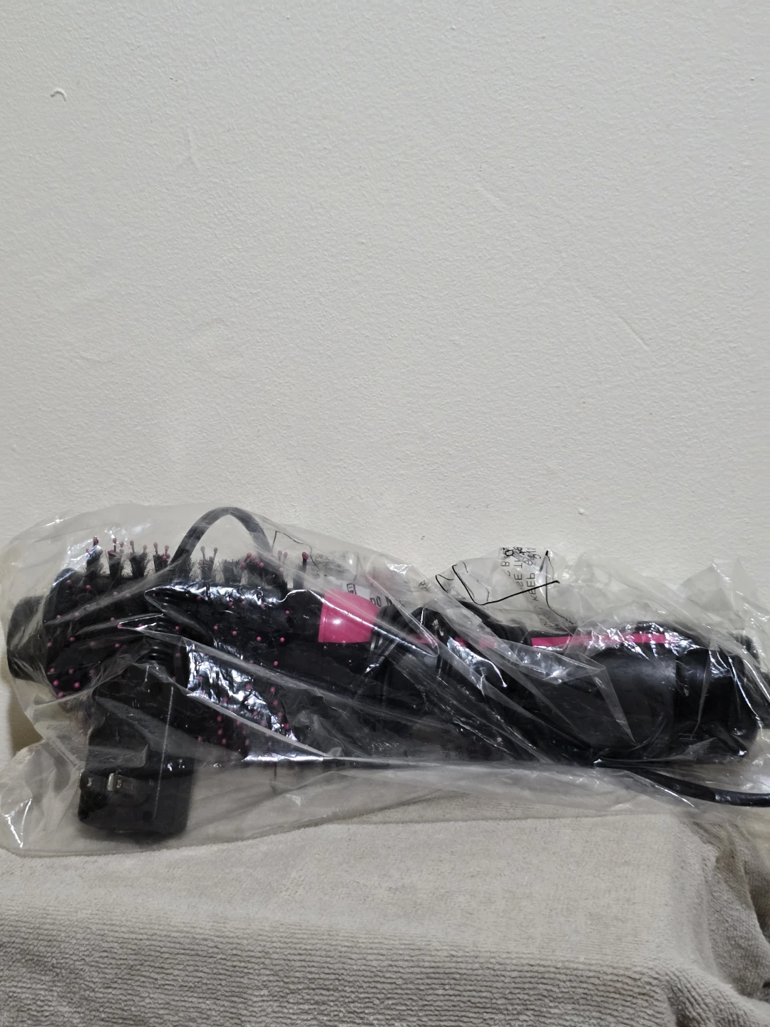 ​New Revlon One-Step Volumizer Hair Dryer - Black & Pink - photo 4