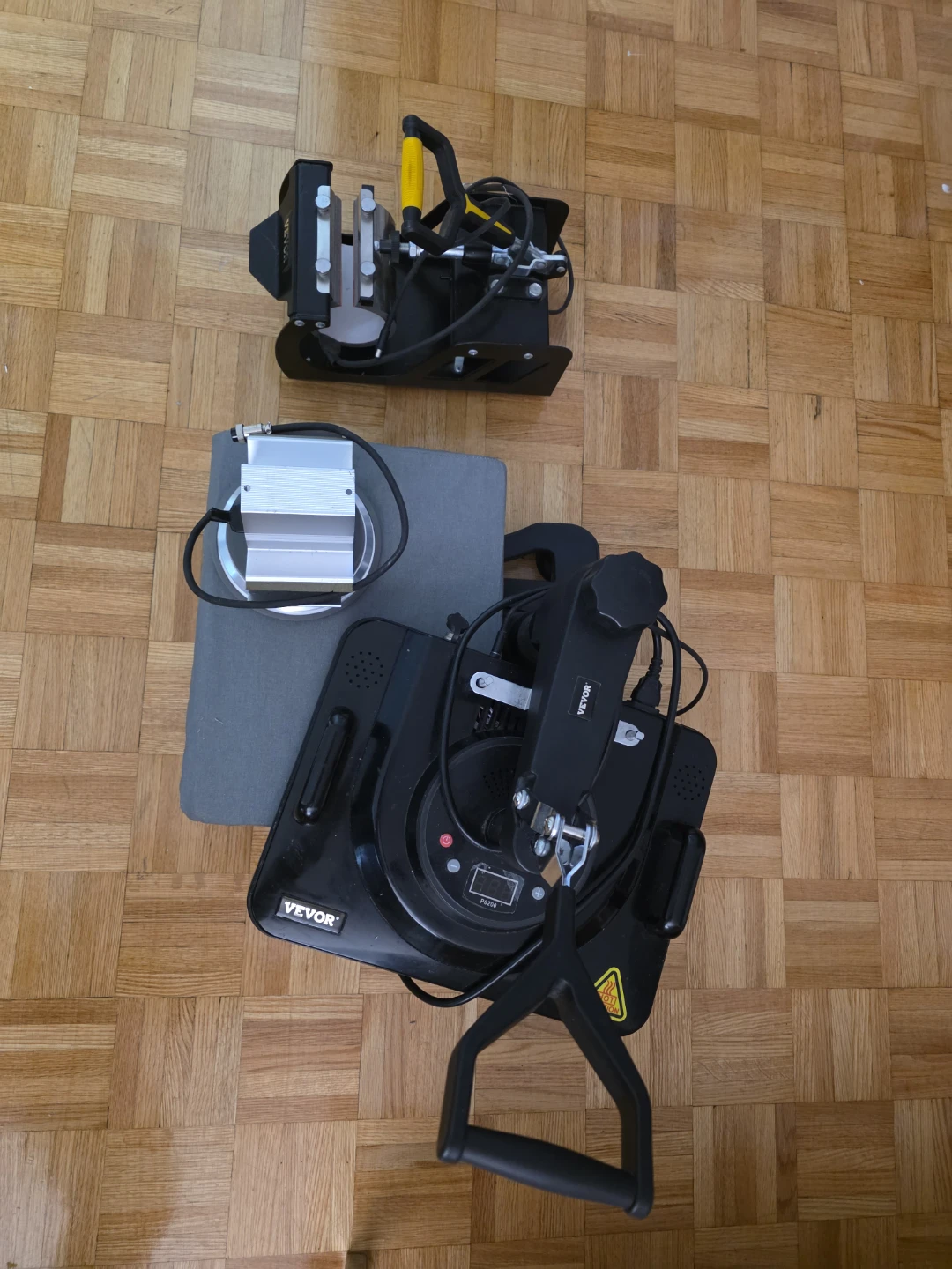 Vevor Heat Press Machine with attachments