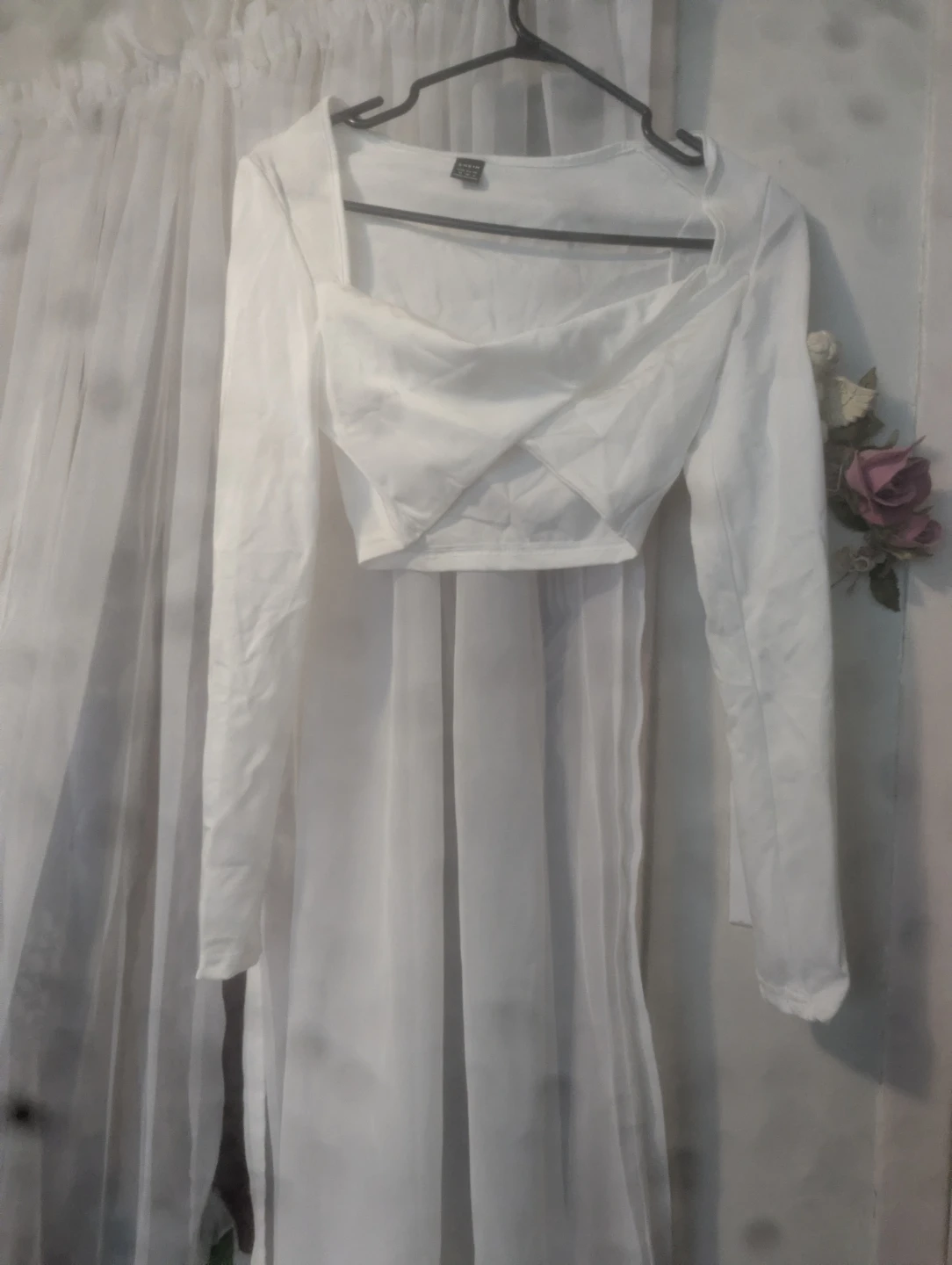 White SHEIN Long Sleeve Crop Top - photo 2