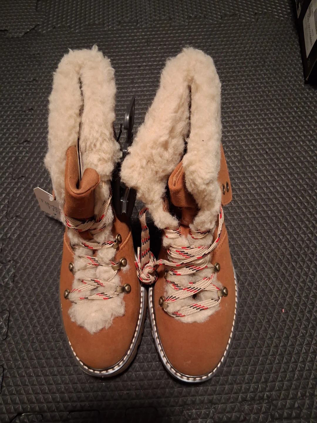 🥕 Women's Brown Fur Lined Lace-Up Boots Size 7