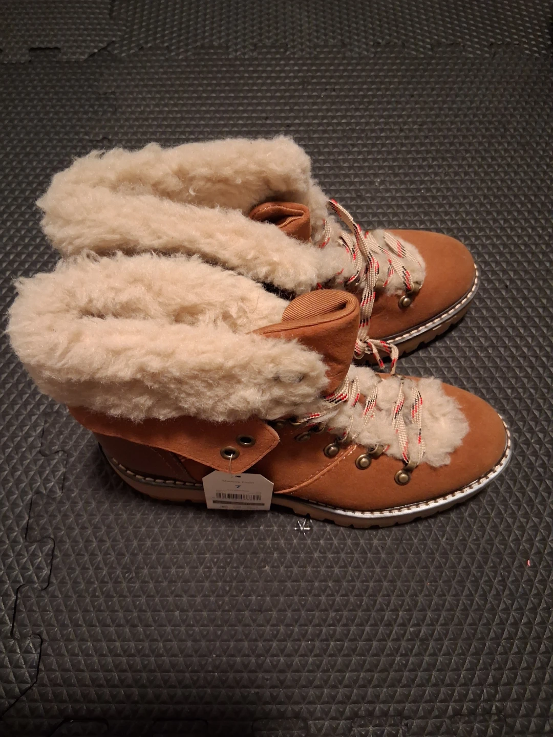 🥕 Women's Brown Fur Lined Lace-Up Boots Size 7 - photo 2