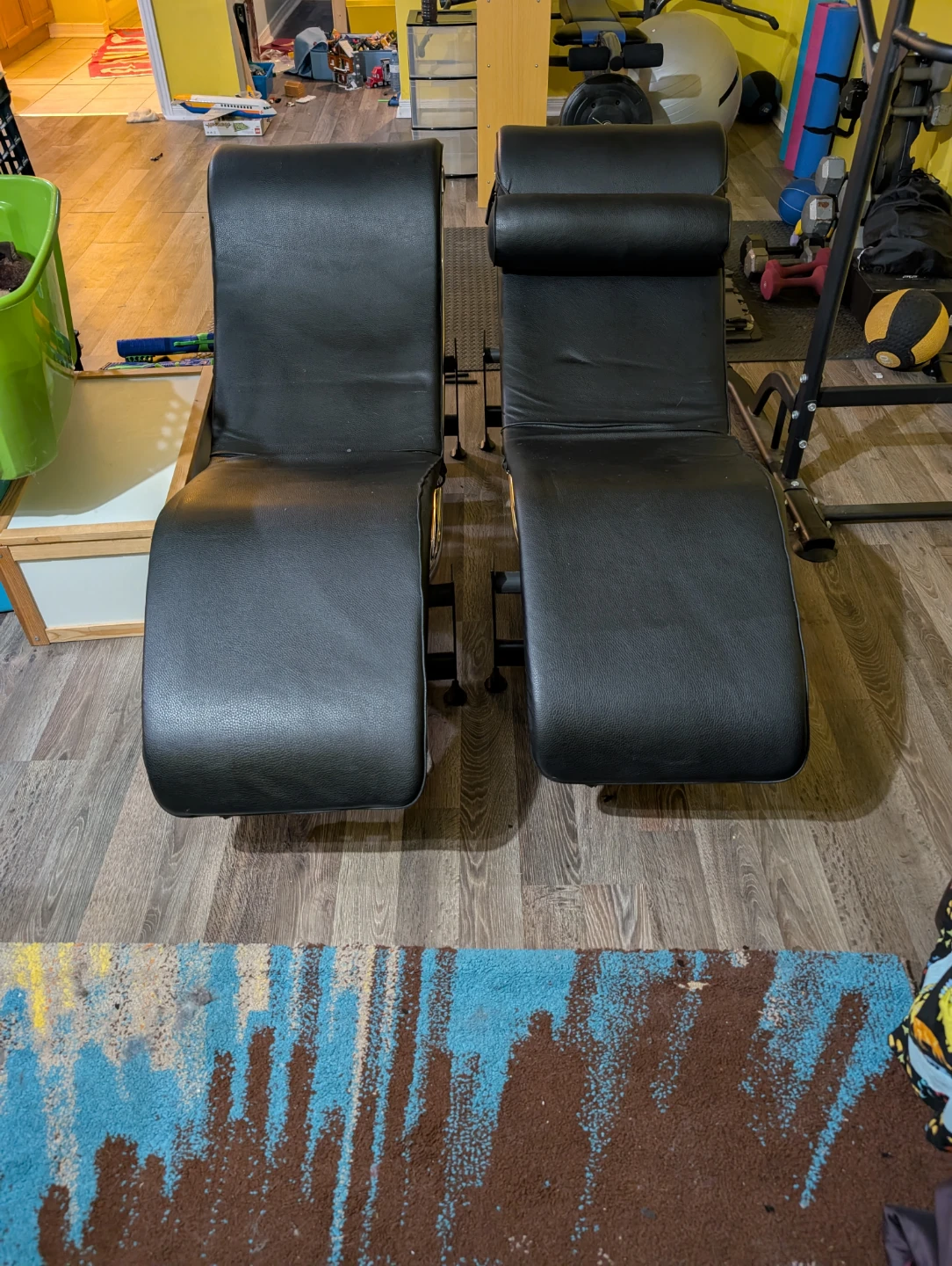Recliner chairs