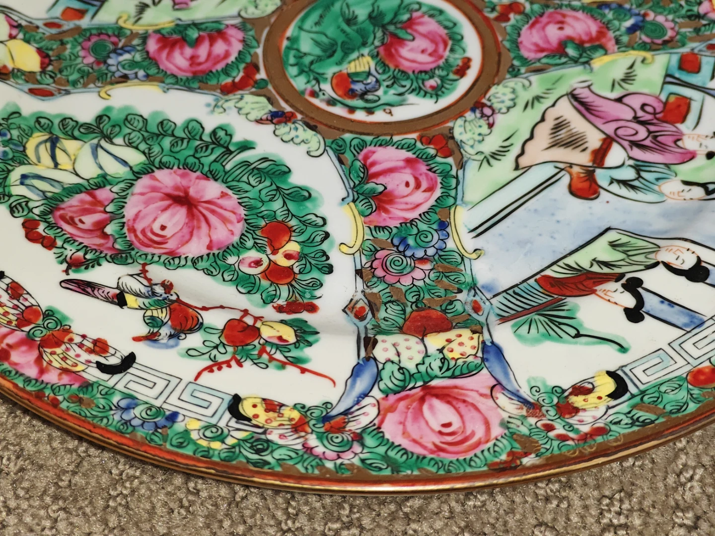 Hand Painted Porcelain Plate 10" Chinese Rose Medallion Famille - photo 5